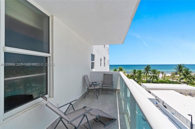 Building Photo - 5001 Collins Ave Unit 4G