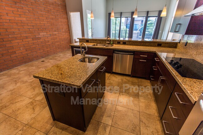 Photo - 920 E Mitchell Dr Unit #104