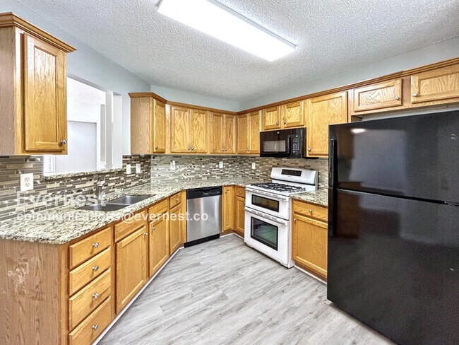 Photo - 619 Brooks Rd