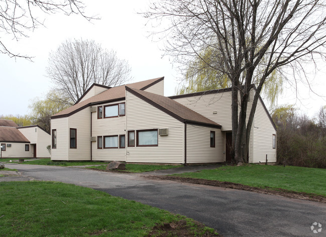 Building Photo - The Flats at Talcott Rental