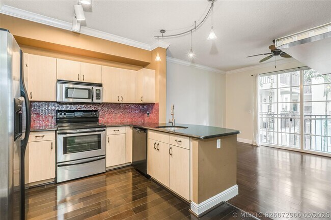 Photo - 533 NE 3rd Ave Unit 319