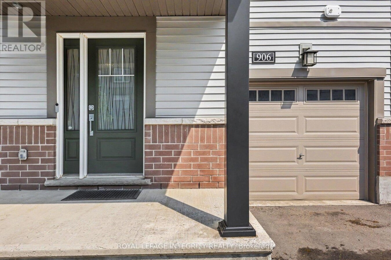 Photo - 906 Lixnaw Ct