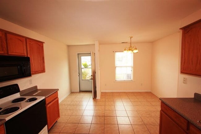 Photo - 601 Sherard Cir