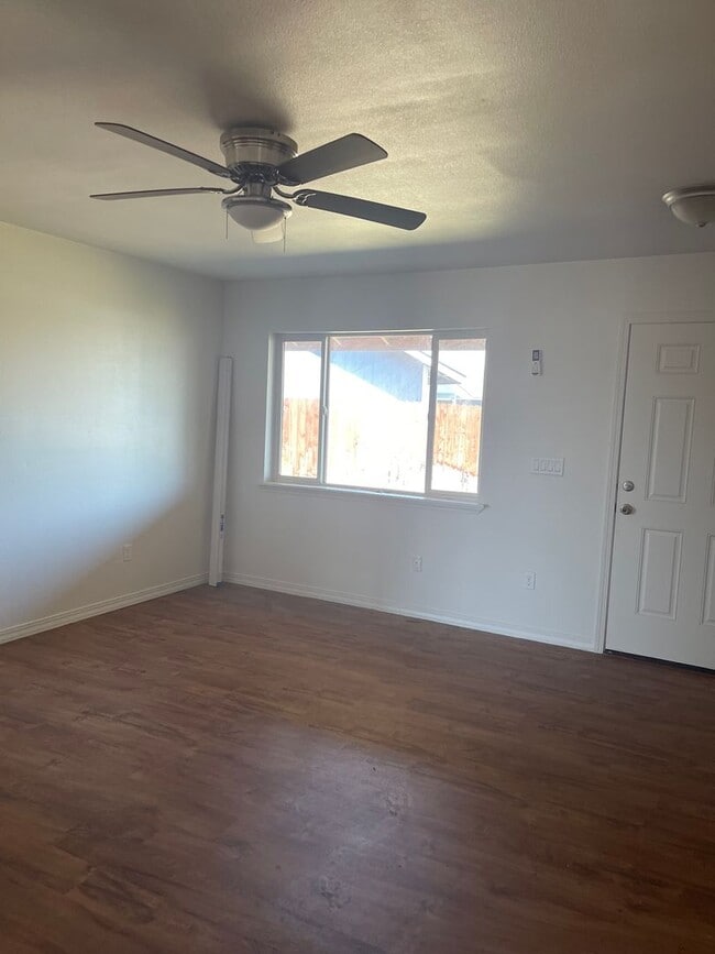Photo - 4-Bedroom Home with Open Floor Plan and Fenced Yard in Pasco - Your Perfect Retreat!