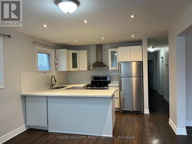 Photo - 211 Silverbirch Dr Unit Upper