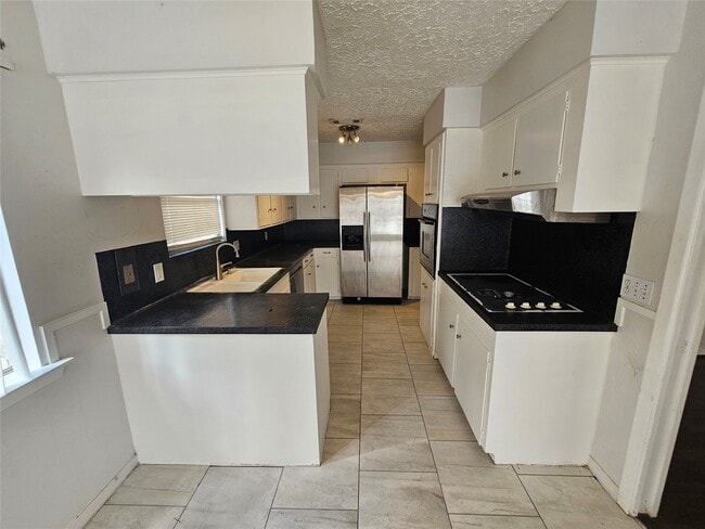 Photo - 5526 Whispering Creek Way