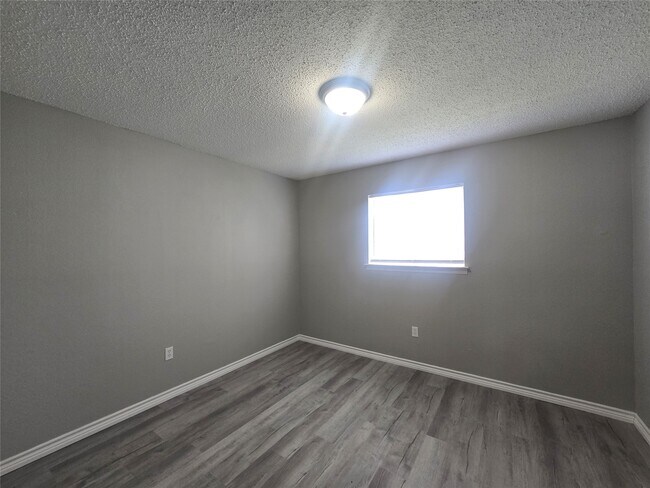 911 Avenue K Unit 11