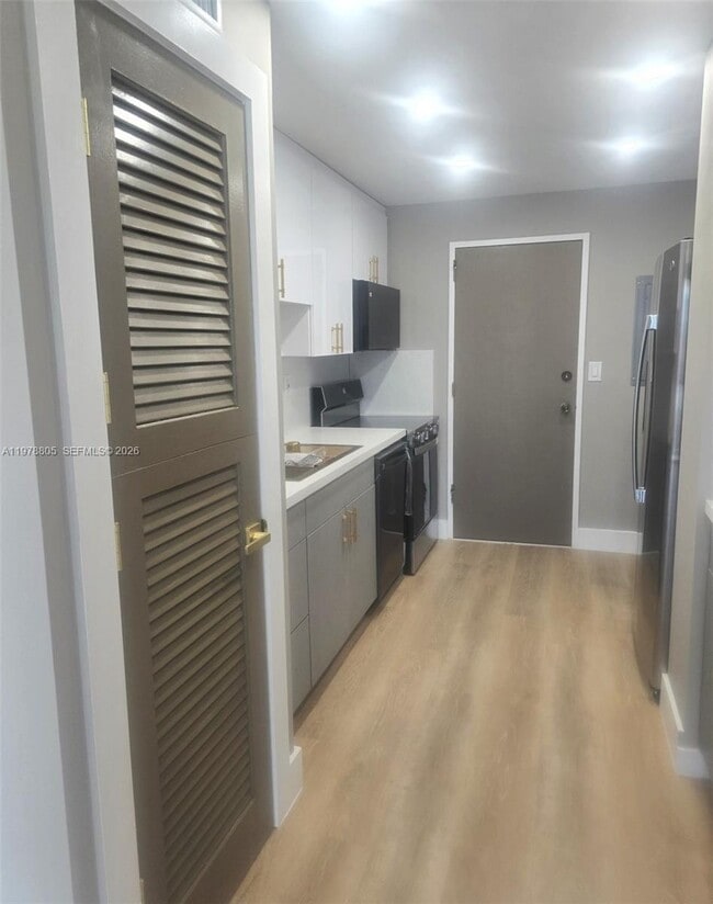 Photo - 9800 W Bay Harbor Dr Unit 305