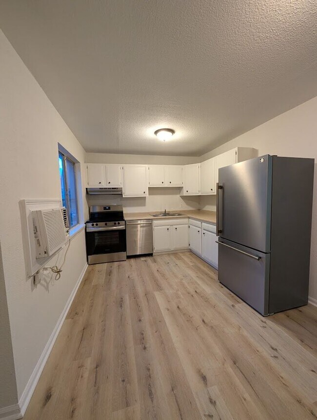 Photo - 3718 Fountain Ave Unidad 3720 Fountain Ave