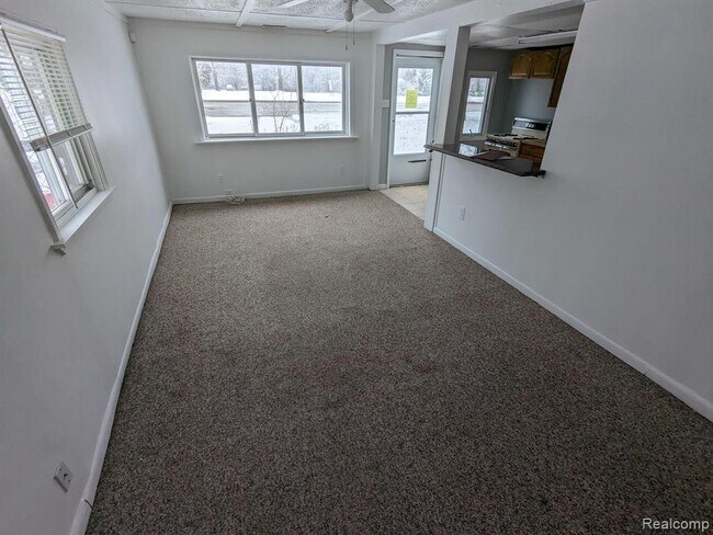 Photo - 965 Walton - Studio