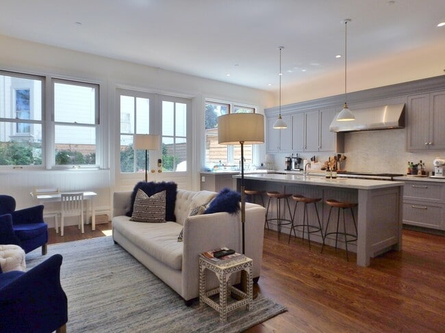 Photo - 2125 Broderick St