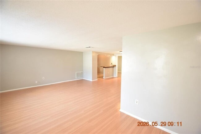 Photo - 10816 Piccadilly Rd
