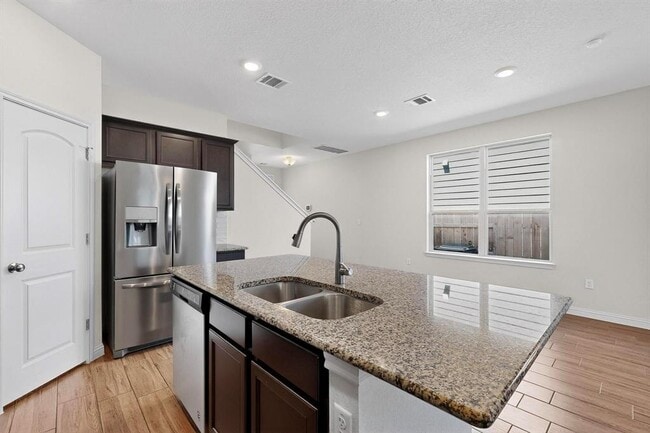 Photo - 8302 Cottage Rose Dr