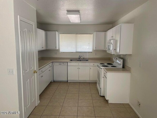 6152 S Sharon Ct