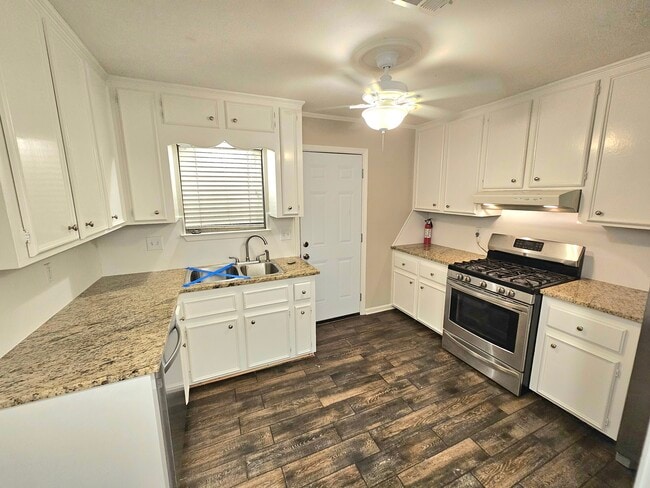 Photo - 516 Colynwood Dr