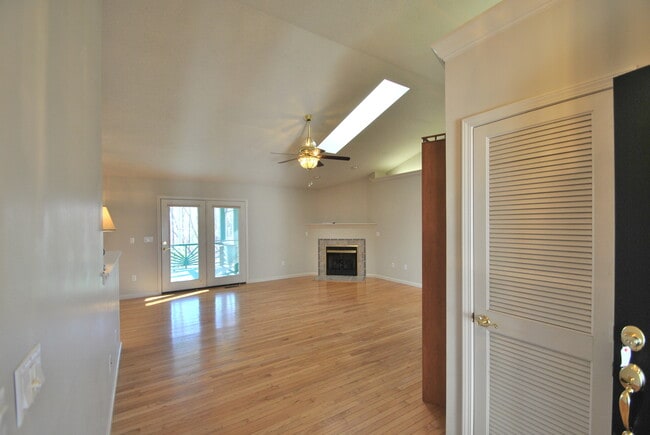 Photo - VERY NICE NEIGHBORHOOD