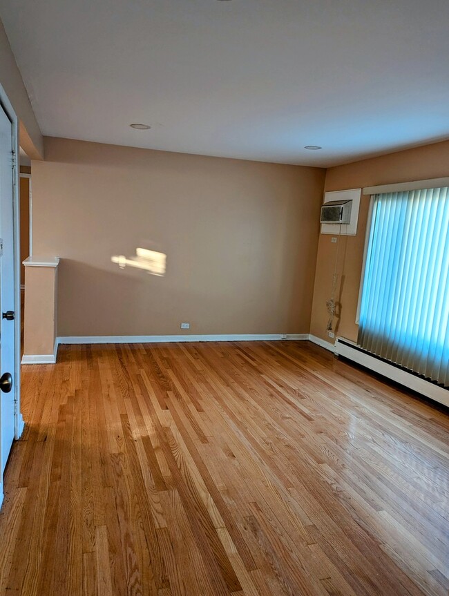 Photo - 406 E 109th St Unit 2N