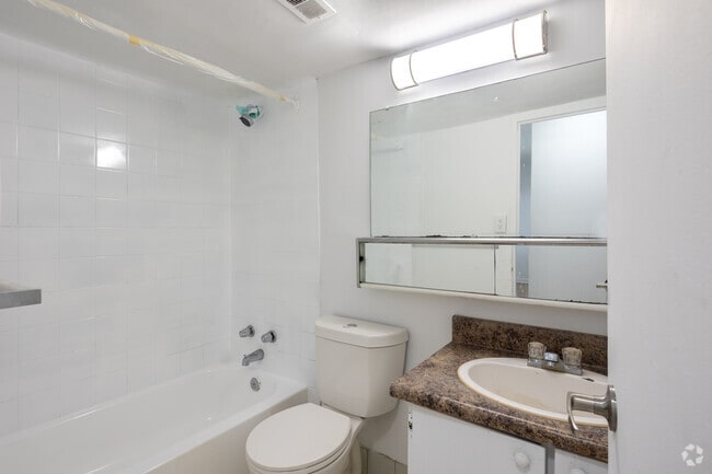 2 BR, 1 BA - 1,050 SF