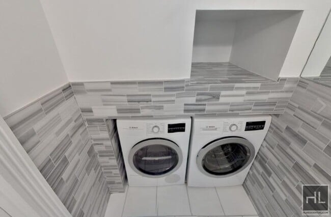 Photo - E 13TH ST. Unidad 1A