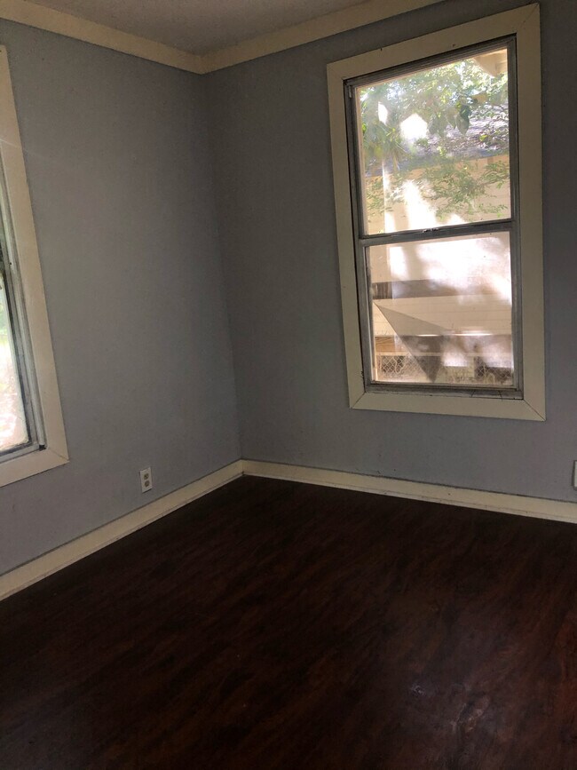 Photo - 409 Riverbend Dr