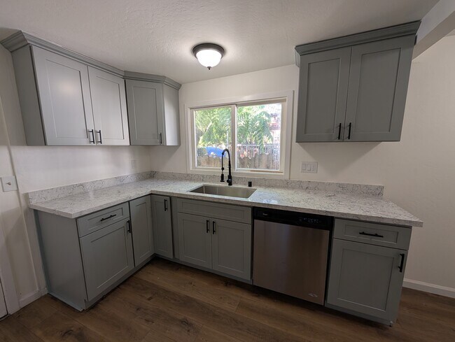 Photo - 133 10th St