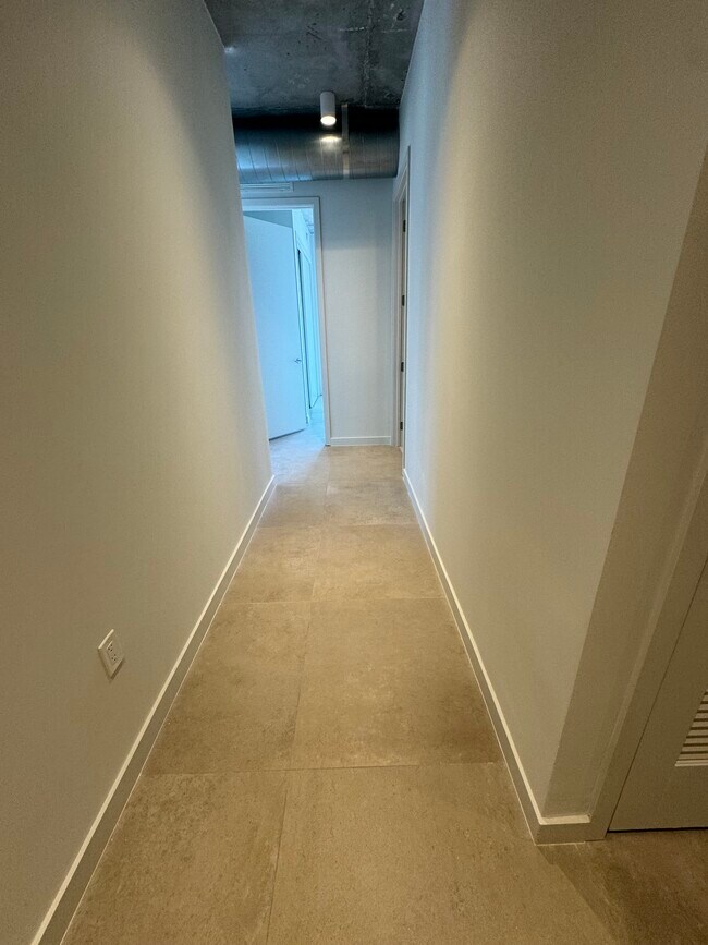 Photo - 1994 NW 1st Pl Unidad B8