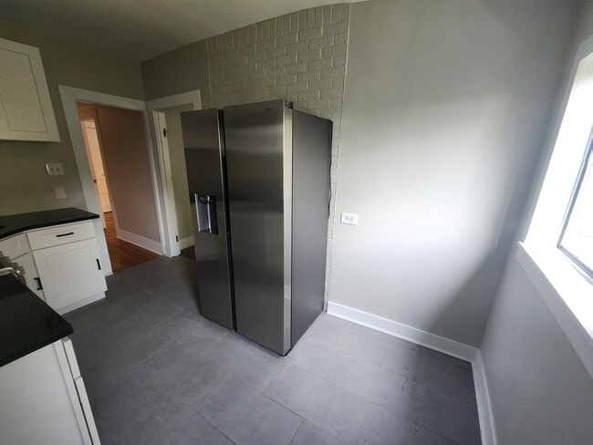 Photo - 469 Norton St Unit 2