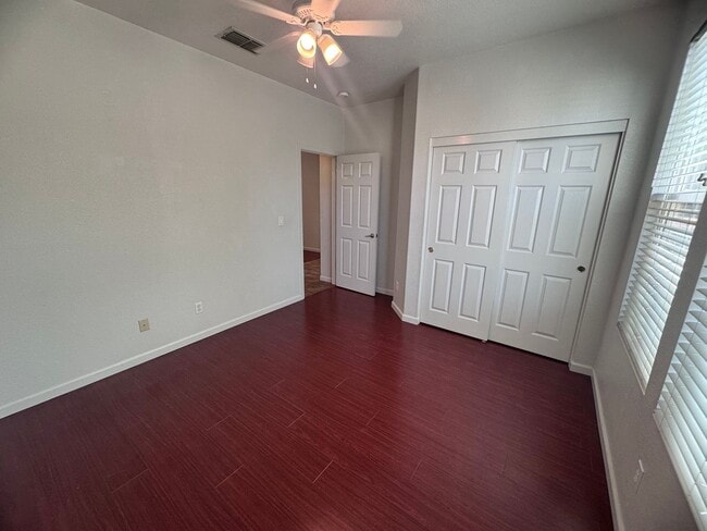 Photo - Stonelake Community - Four Bedroom!