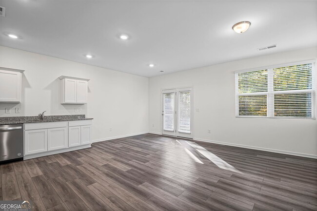 Photo - 307 Aldgate Wy