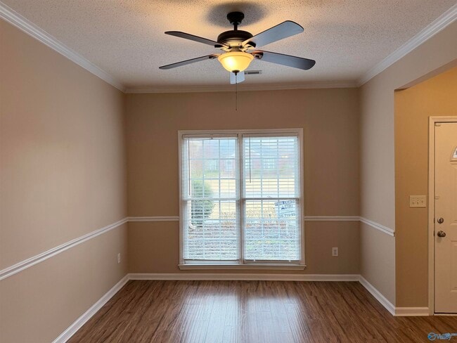 Photo - 2813 Willowick Tr SE