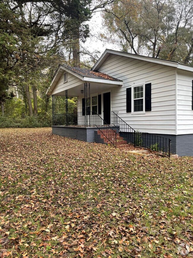 Building Photo - Completely renovated 2 bedroom  cabin Rental