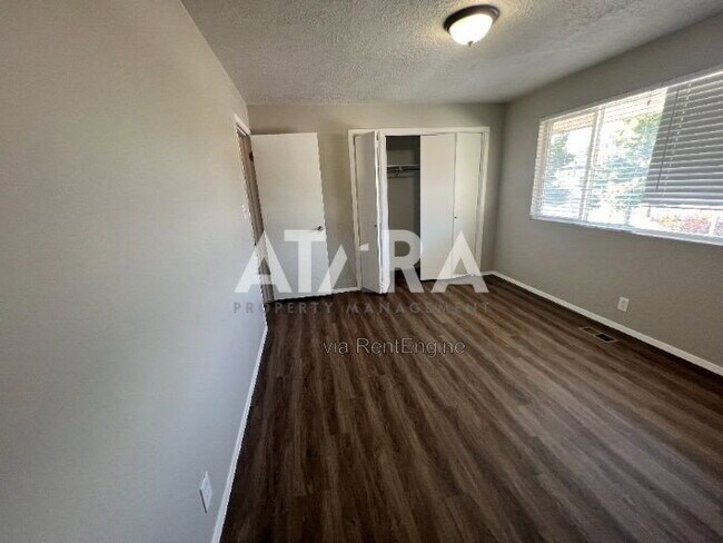 Photo - 5875 Highland Dr