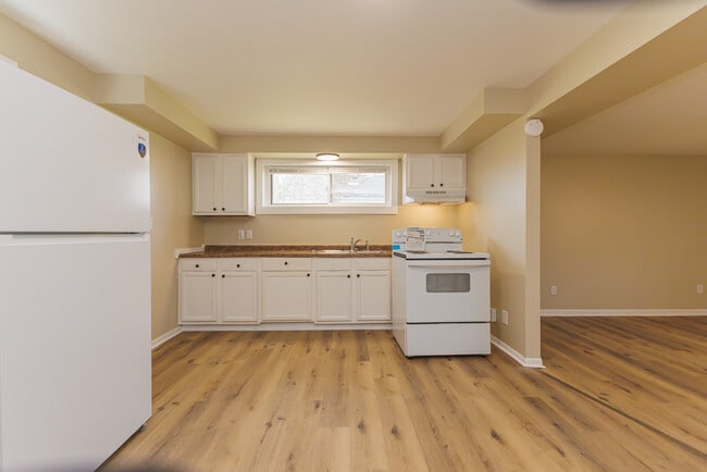 Photo - 4609 S Madison St