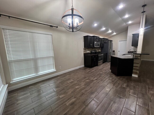 Photo - 9914 Rainbow Dr