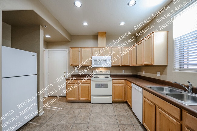 Photo - 1225 N 36th St Unit 1111