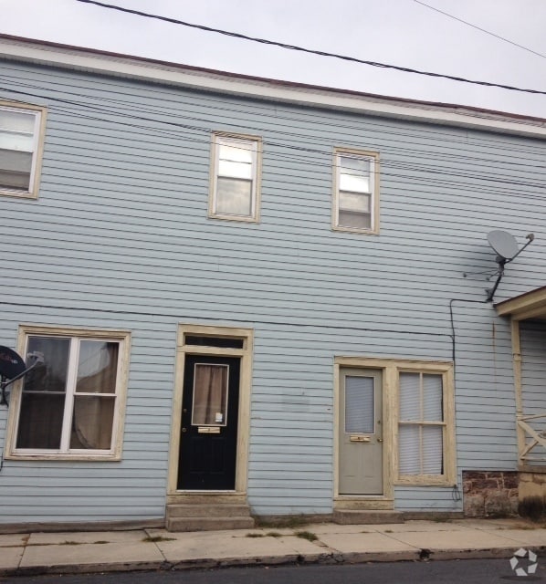 Building Photo - 7 N Washington St Rental