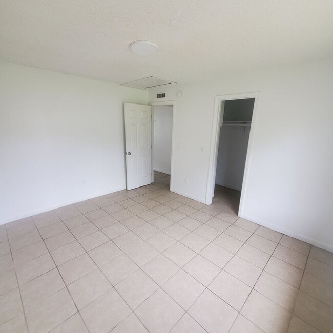 Photo - Ernest Dr Unit B