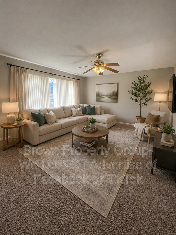 Photo - 1536 Rossmore Dr