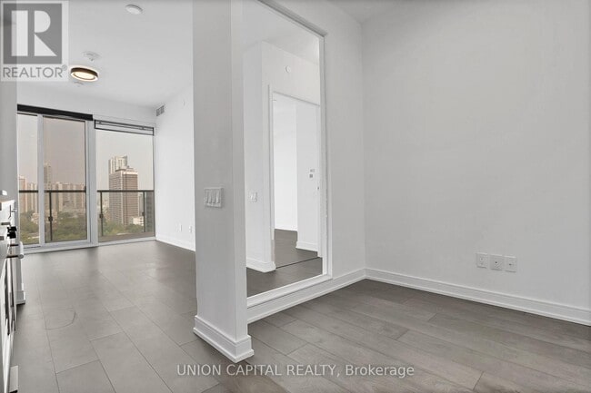 Photo - 3 Gloucester St Unit 1704