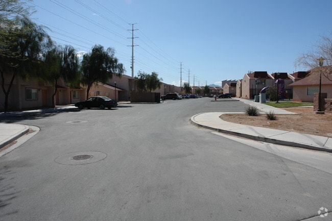 Photo - Simmons Manor