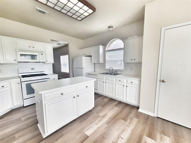 Photo - 2715 Sailors Moon Dr