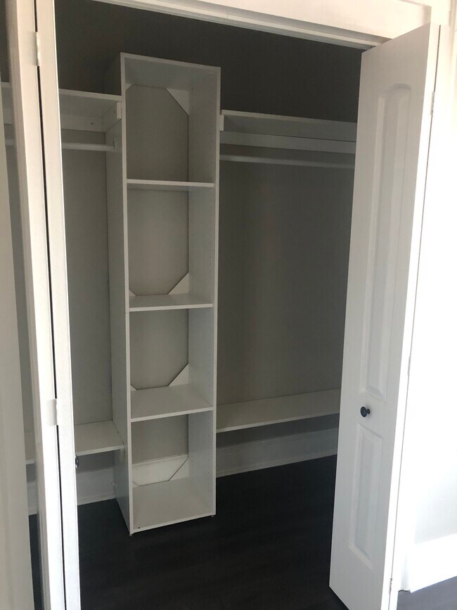 Photo - 5930 Hohman Ave Unidad 308