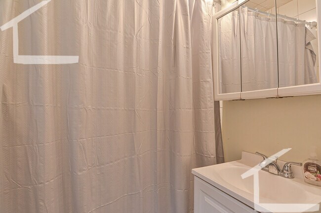 Photo - 24 Ransom Rd Unit 4