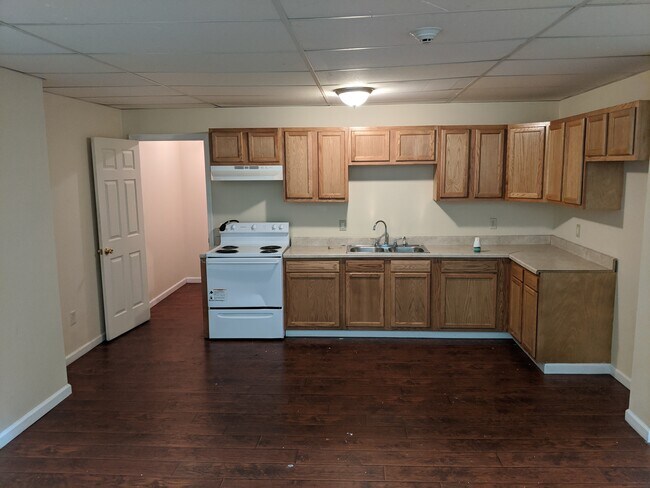 Kitchen - 460 Broad St Apartments Unit 210