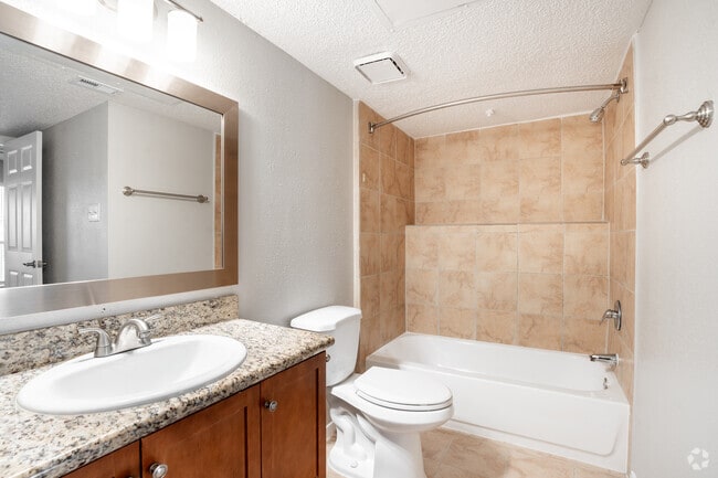 1BR, 1BA - 675SF - Bathroom