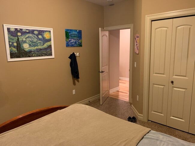 Building Photo - 2061 SW Kendra Street