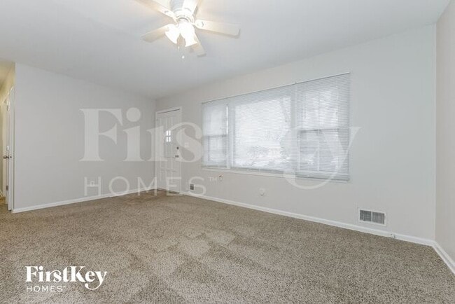 Photo - 8607 Elm Ave