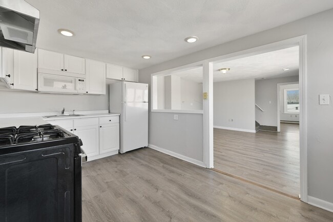 Building Photo - 10 Howell Ct Unit 2 Rental