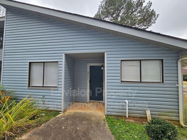 Building Photo - 8577 Pineview Ln