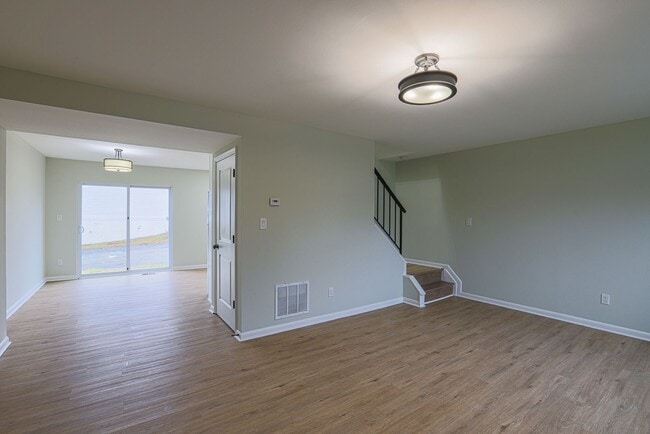 Photo - 758 Custis St